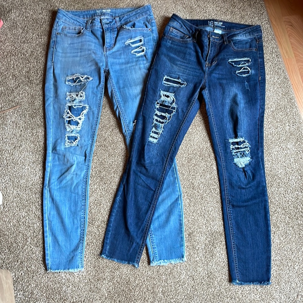 2 pairs no boundaries size 7 jeans